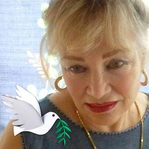 Meet your Posher, Candis